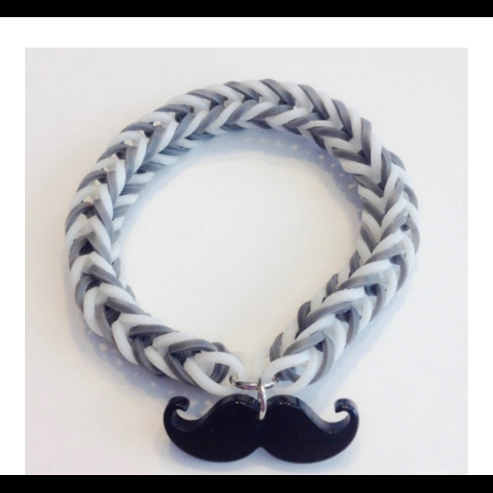 Mustache rainbow loom